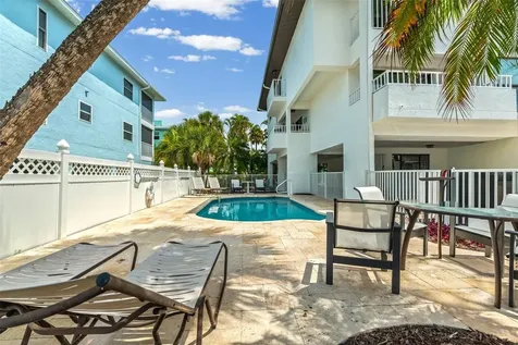3701 5th Avenue Holmes Beach FL 34217