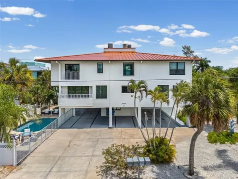 3701 5th Avenue Holmes Beach FL 34217