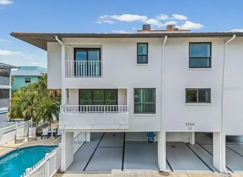 3701 5th Avenue Holmes Beach FL 34217