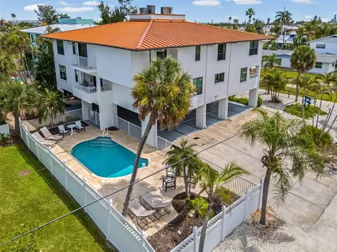 3701 5th Avenue Holmes Beach FL 34217