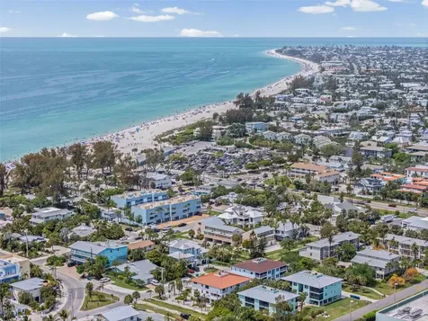 3701 5th Avenue Holmes Beach FL 34217