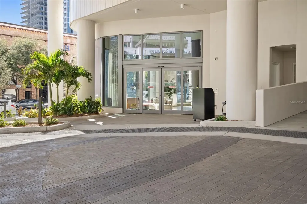 275 1st Avenue S St Petersburg FL 33701