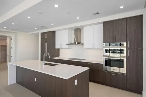 275 1st Avenue S St Petersburg FL 33701