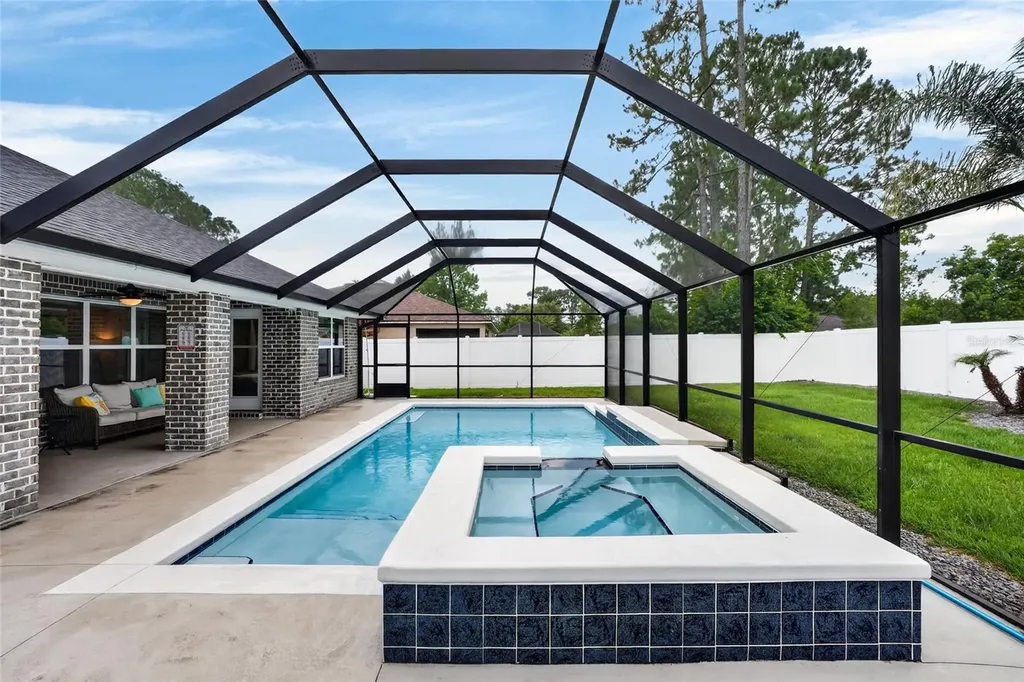 14 Farnell Lane Palm Coast FL 32137
