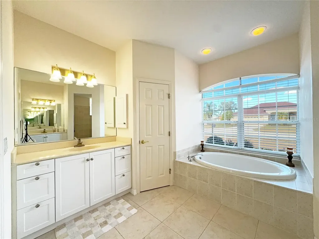 9011 Province Street Sarasota FL 34240
