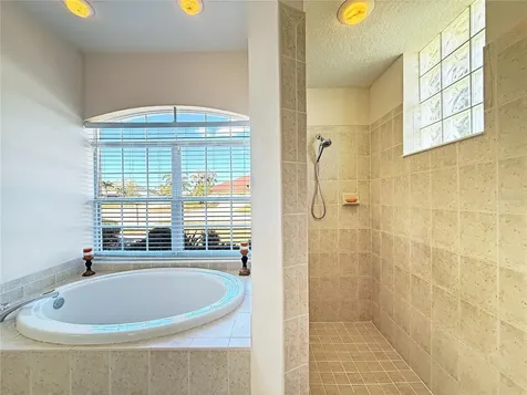 9011 Province Street Sarasota FL 34240