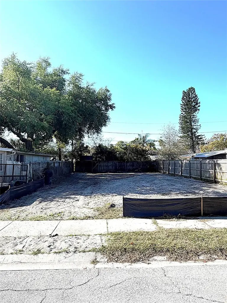2126 43rd Avenue N St Petersburg FL 33714