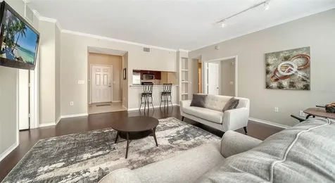 1064 N Tamiami Trail Sarasota FL 34236
