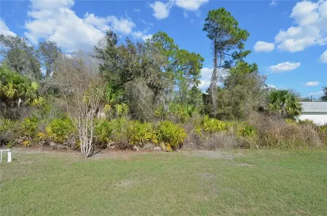 2266 Minerva Road North Port FL 34288