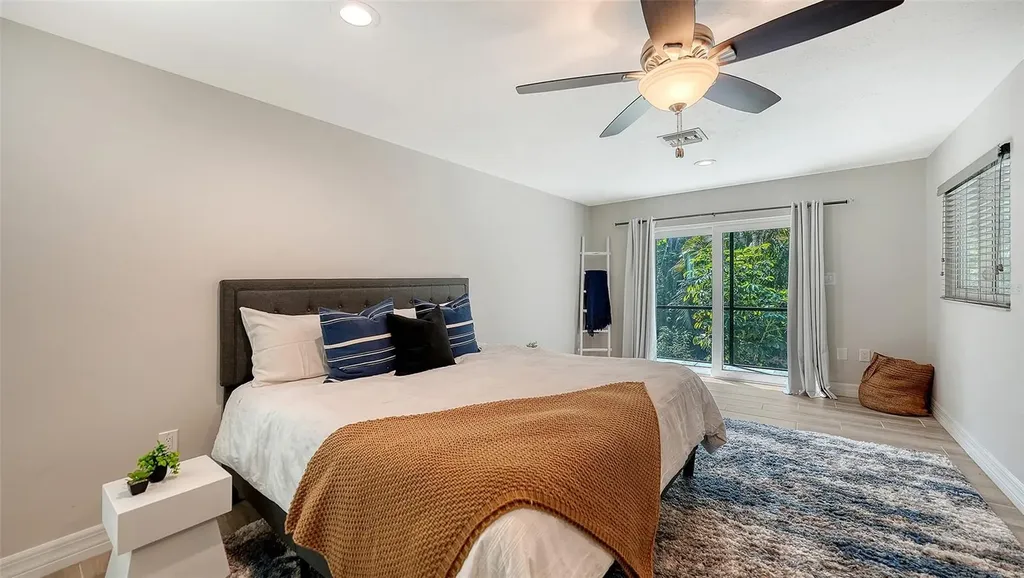 5231 Siesta Cove Drive Sarasota FL 34242