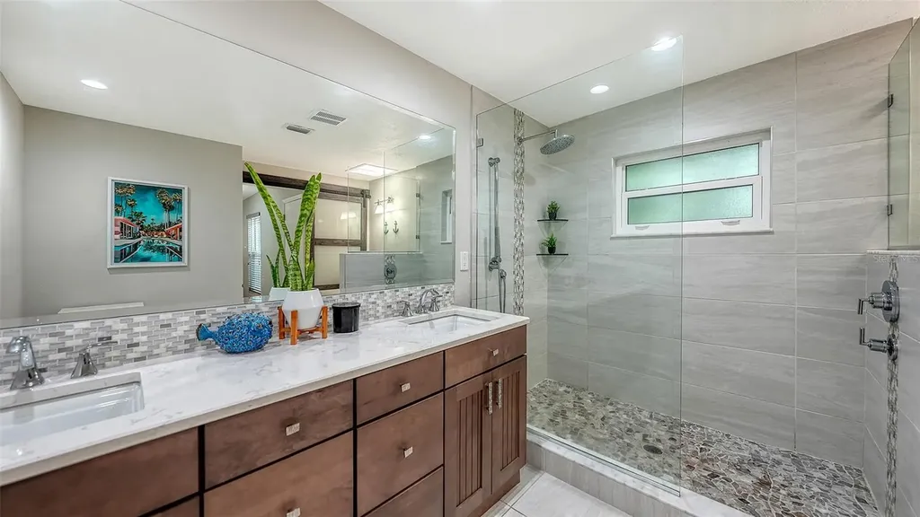 5231 Siesta Cove Drive Sarasota FL 34242