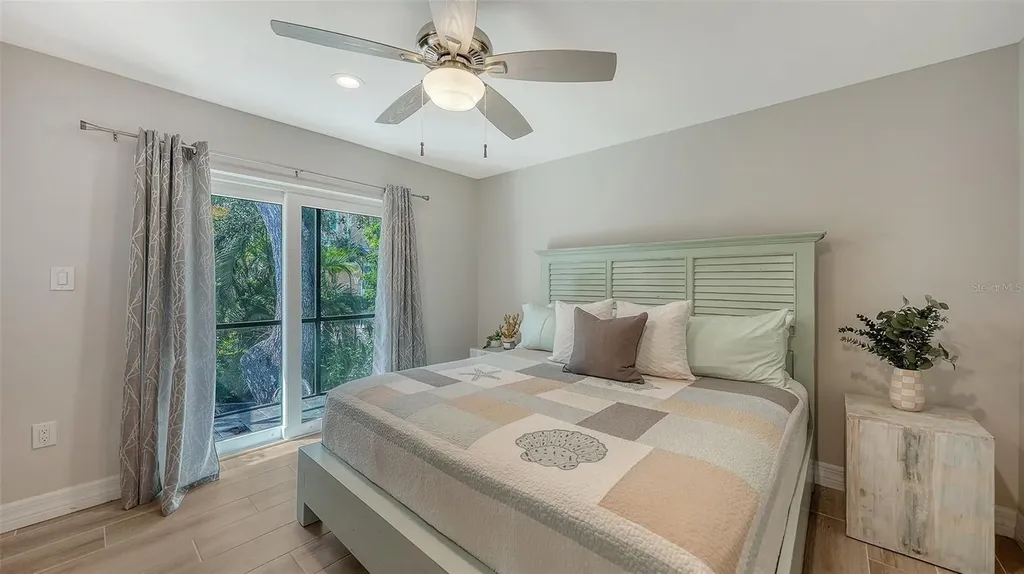 5231 Siesta Cove Drive Sarasota FL 34242