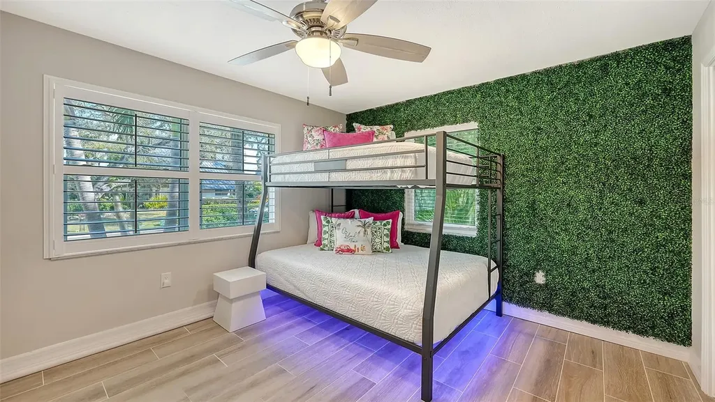 5231 Siesta Cove Drive Sarasota FL 34242