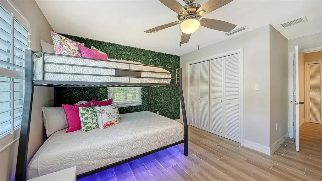 5231 Siesta Cove Drive Sarasota FL 34242