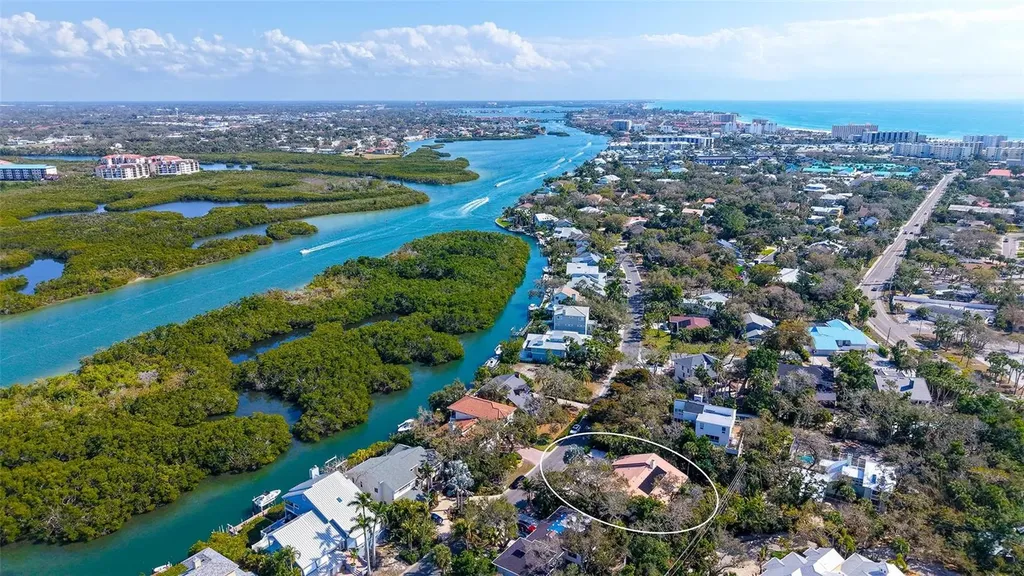 5231 Siesta Cove Drive Sarasota FL 34242