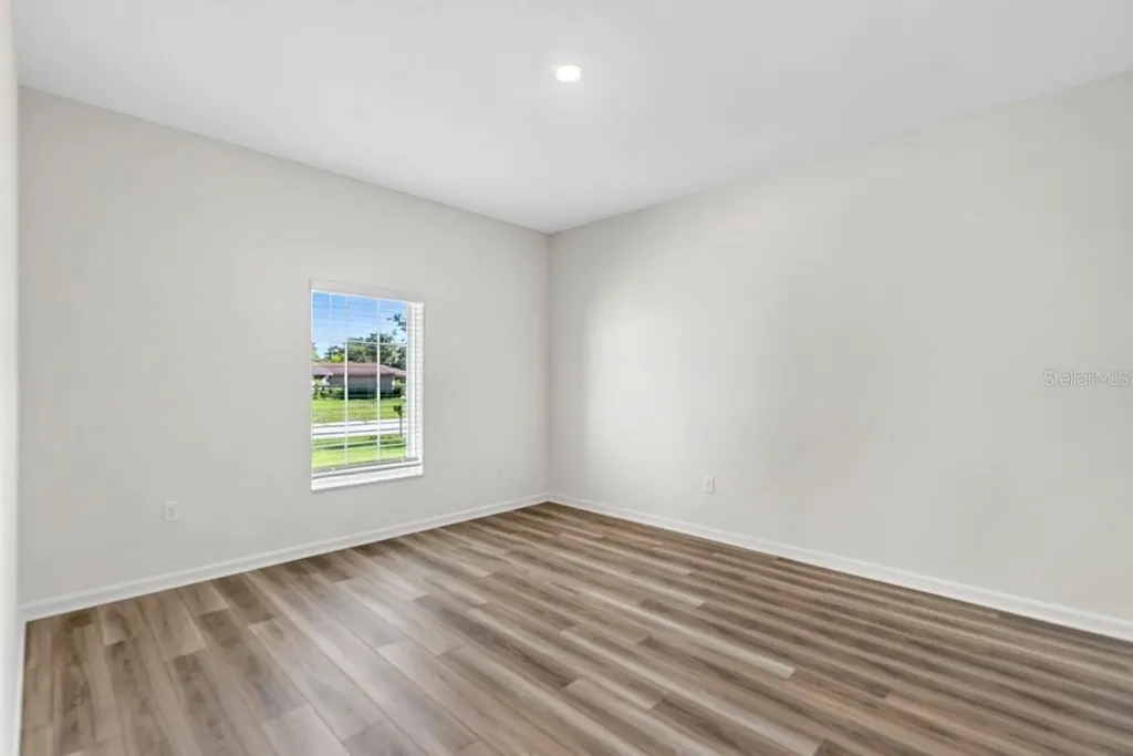 1280 S Seagate Drive Deltona FL 32725