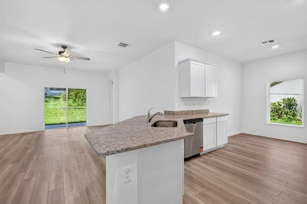 1280 S Seagate Drive Deltona FL 32725