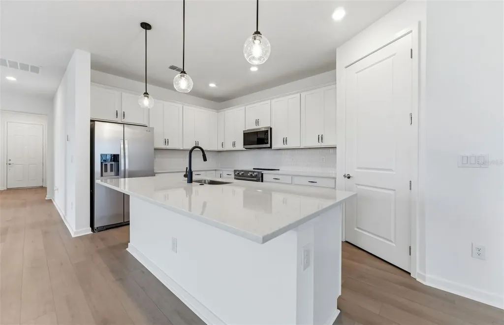 10005 Johnson Oaks Glen Parrish FL 34219