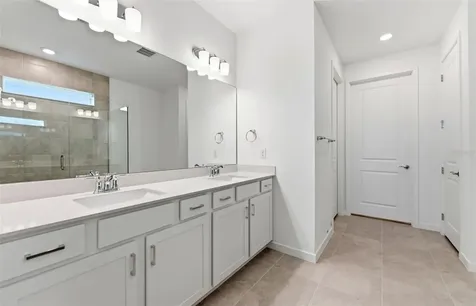 10005 Johnson Oaks Glen Parrish FL 34219