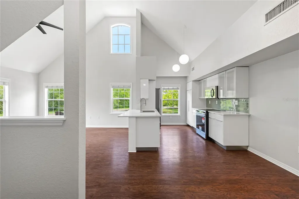 9412 Lake Chase Island Way Tampa FL 33626