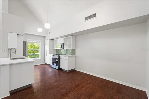 9412 Lake Chase Island Way Tampa FL 33626