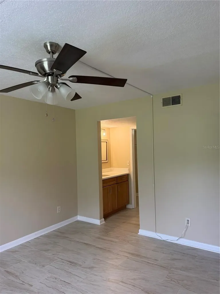 11201 122nd Avenue Largo FL 33778