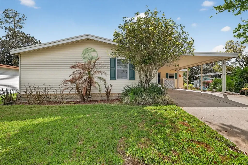469 Santa Fe Road Tavares FL 32778