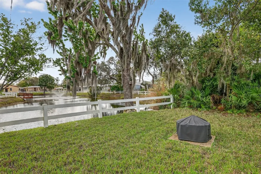 469 Santa Fe Road Tavares FL 32778