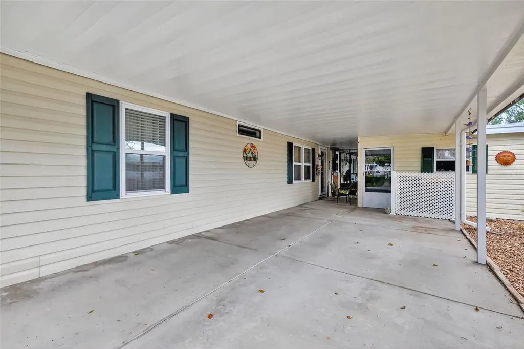469 Santa Fe Road Tavares FL 32778
