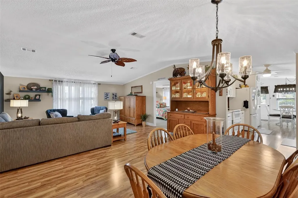 469 Santa Fe Road Tavares FL 32778