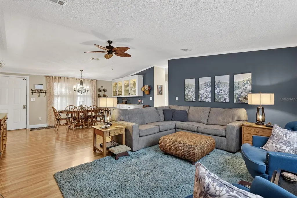 469 Santa Fe Road Tavares FL 32778