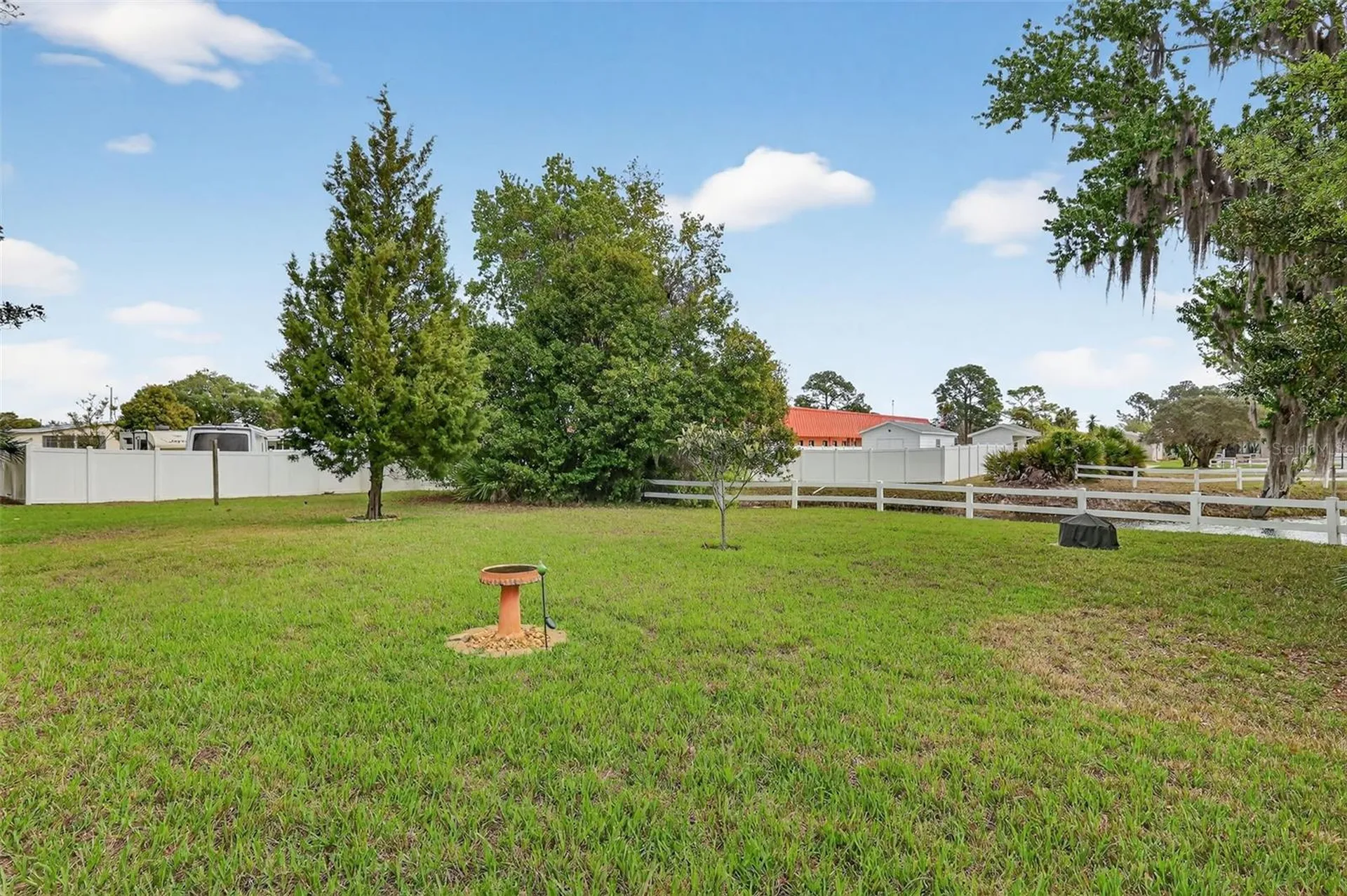 469 Santa Fe Road Tavares FL 32778