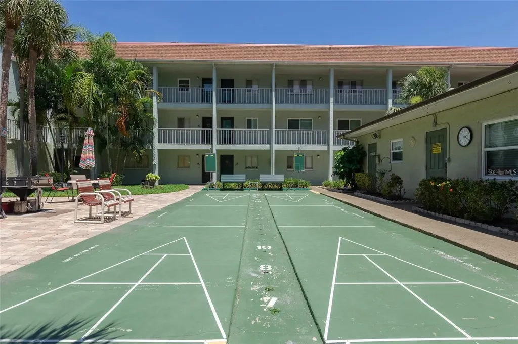 801 83rd Avenue N St Petersburg FL 33702