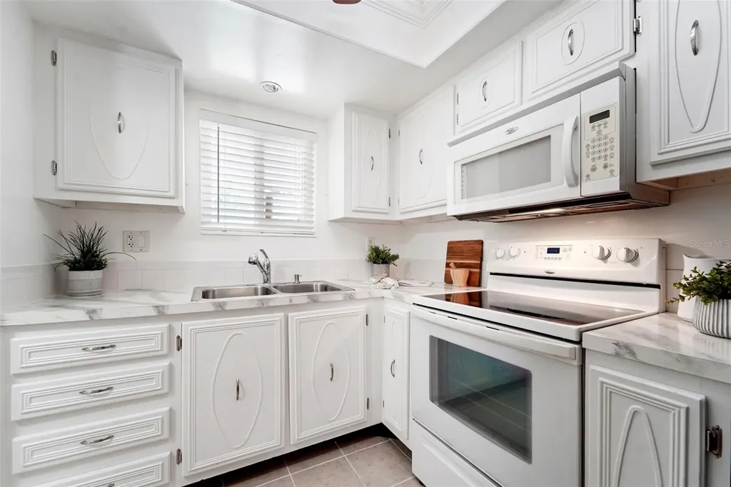 801 83rd Avenue N St Petersburg FL 33702