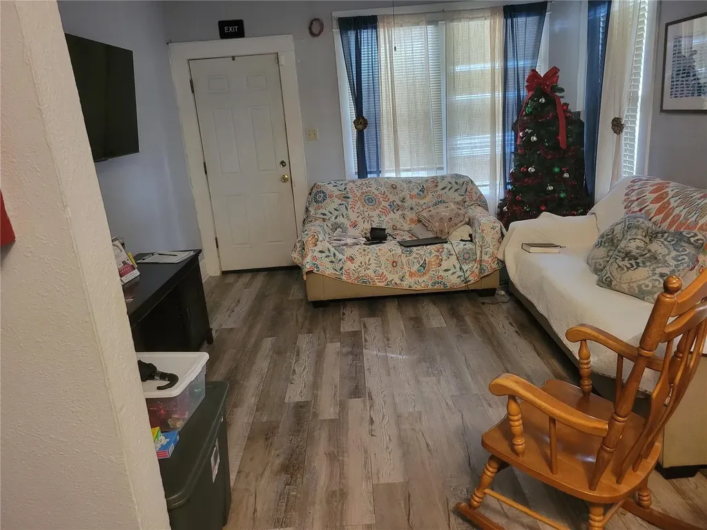 6804 N Central Avenue Tampa FL 33604