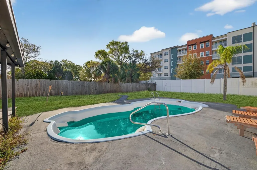 4618 W Pearl Avenue Tampa FL 33611