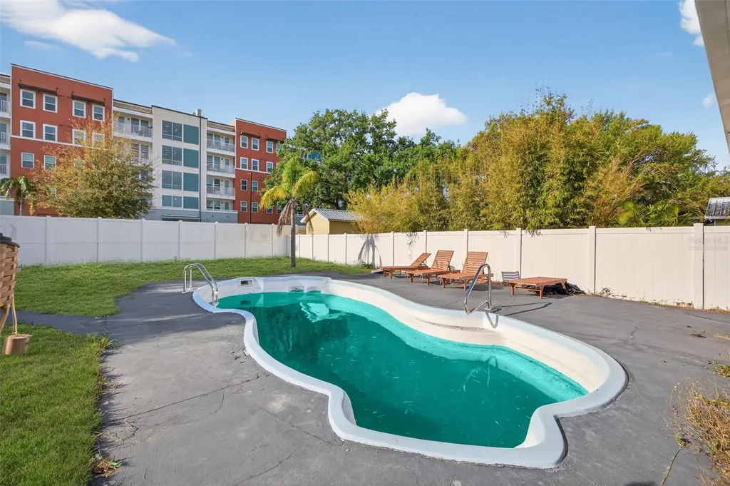 4618 W Pearl Avenue Tampa FL 33611