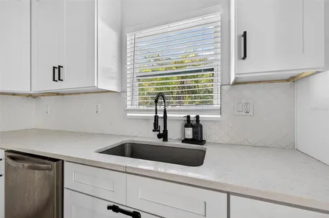4618 W Pearl Avenue Tampa FL 33611
