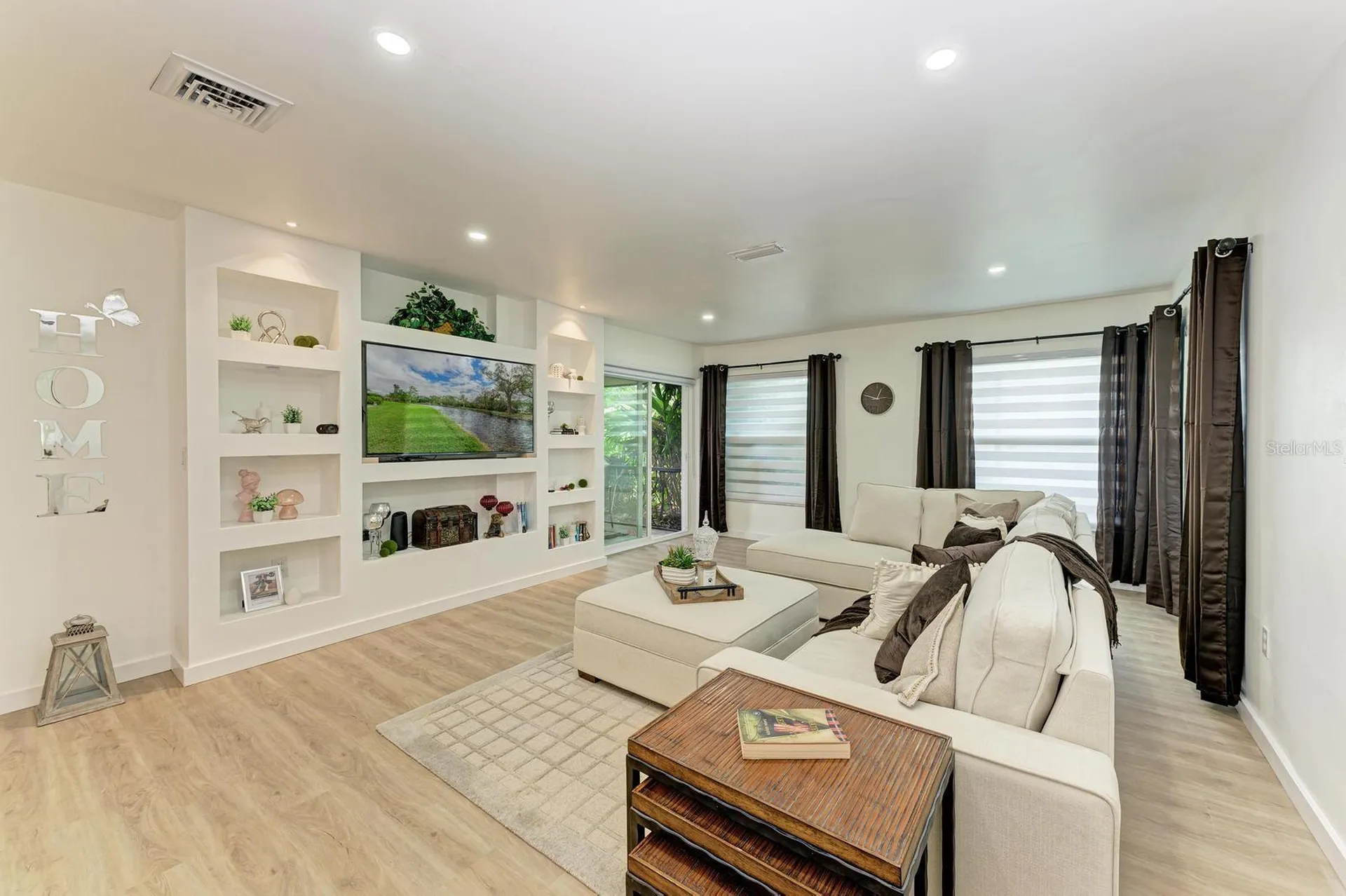3316 Vivienda Boulevard Bradenton FL 34207