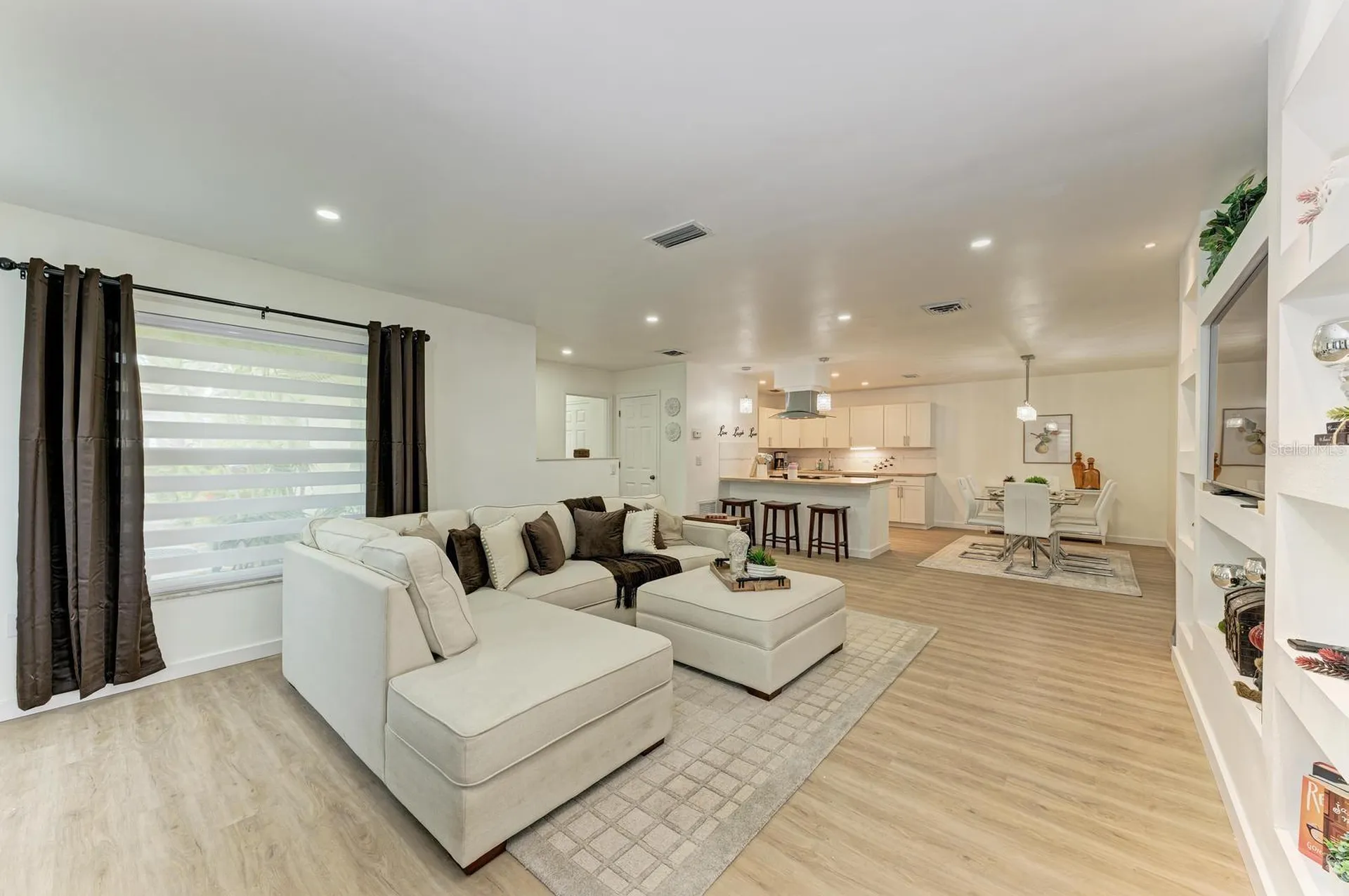 3316 Vivienda Boulevard Bradenton FL 34207