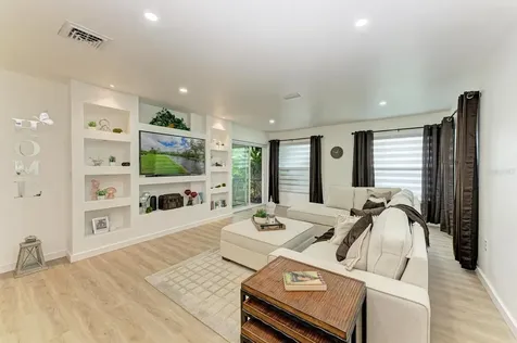 3316 Vivienda Boulevard Bradenton FL 34207
