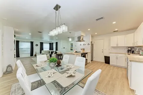 3316 Vivienda Boulevard Bradenton FL 34207