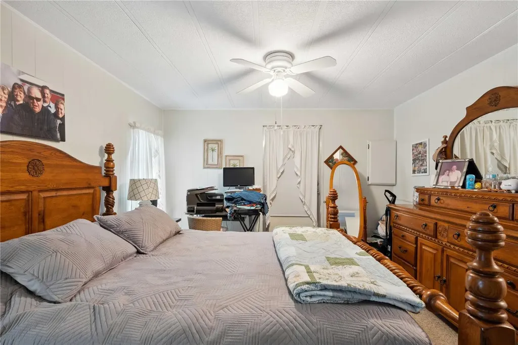 37827 Mission Hills Avenue Zephyrhills FL 33541