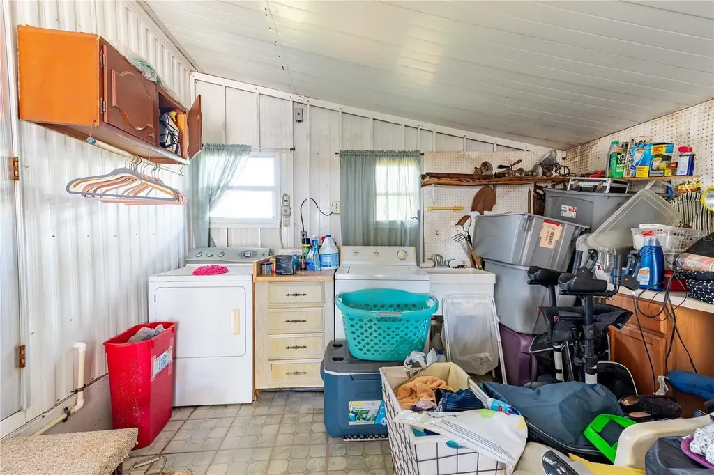 37827 Mission Hills Avenue Zephyrhills FL 33541