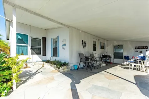 37827 Mission Hills Avenue Zephyrhills FL 33541