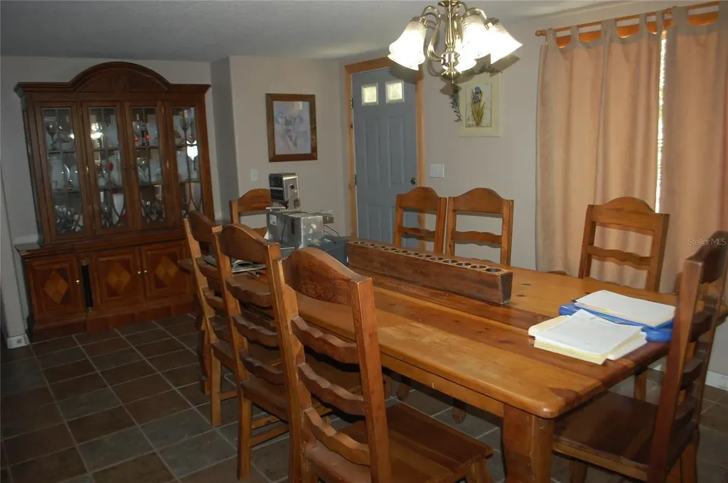 18811 SE 243rd Street Hawthorne FL 32640