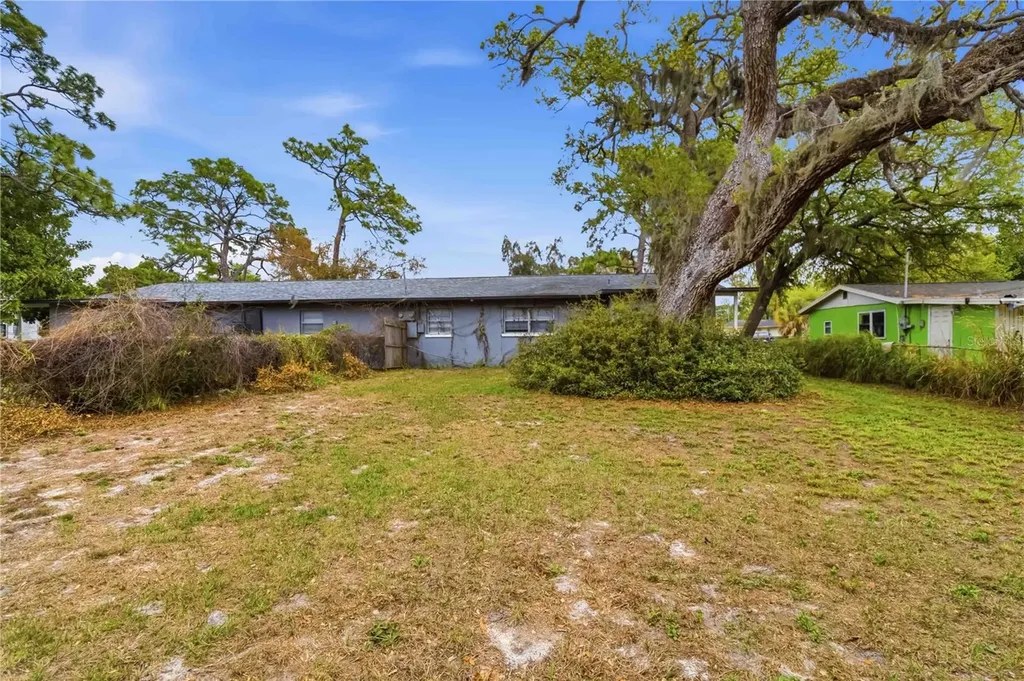 2710 5th Street E Bradenton FL 34208