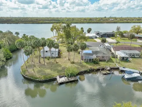 8848 W Millpoint Road Riverview FL 33578