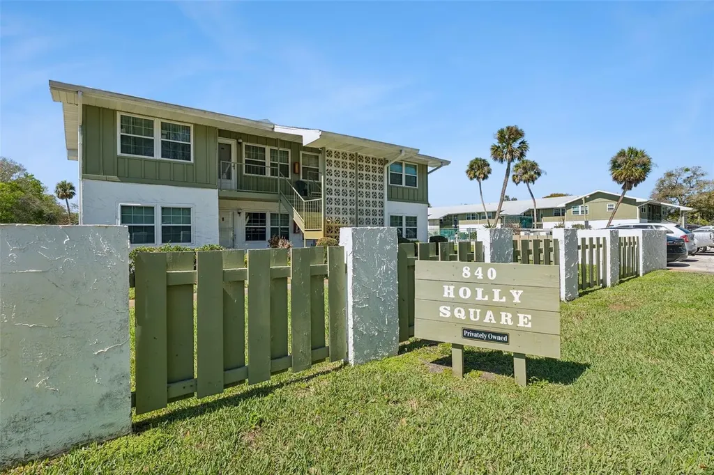 840 Center Avenue Holly Hill FL 32117