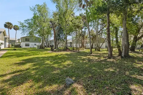 840 Center Avenue Holly Hill FL 32117